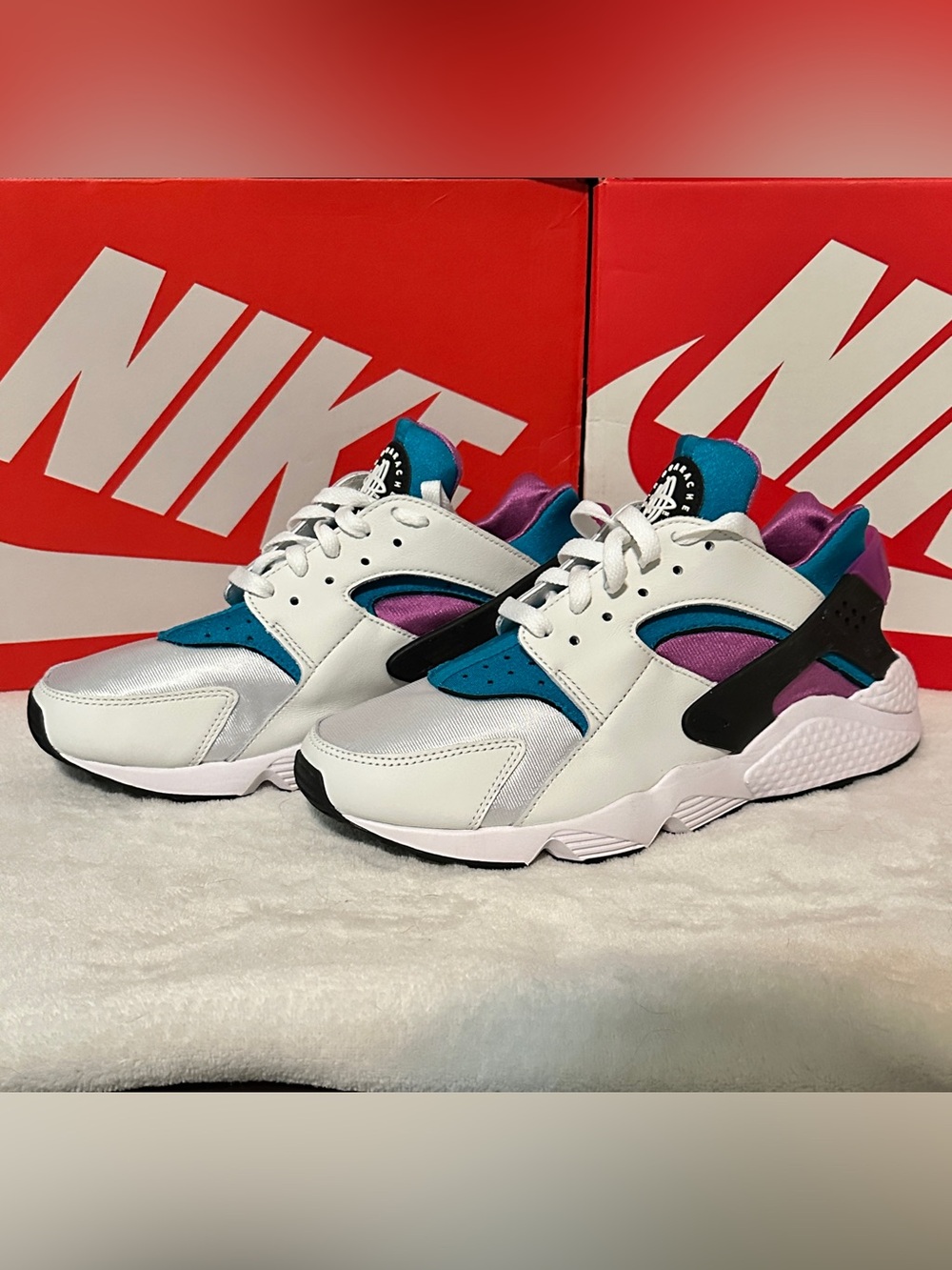 Nike Air Huarache 'Deep Magenta' (2021)